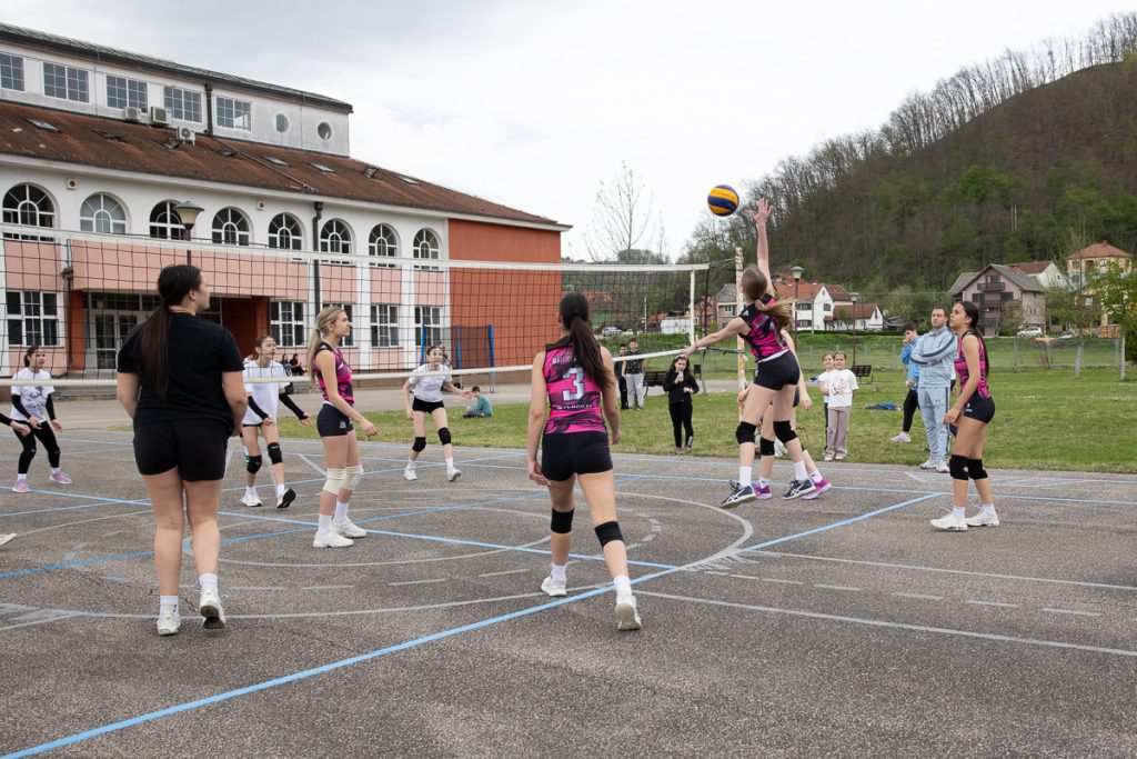 humanitarni bazar i Pazljivkova smotra Rivera info 100