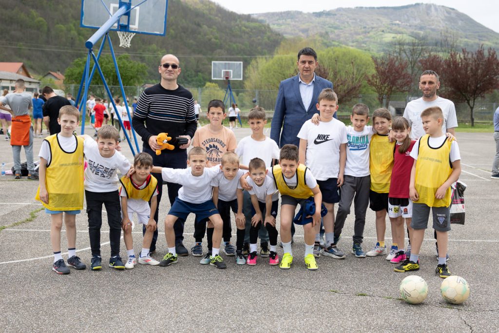 humanitarni bazar i Pazljivkova smotra Rivera info 75