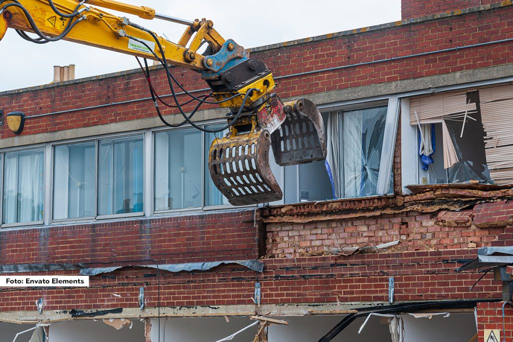Borba protiv divlje gradnje u Novoj Varoši je u punom jeku, za mesec dana na teritoriji opštine počeće rušenje 18 bespravno podignutih objekata. Rešenje je doneo opštinski građevinski inspektor.