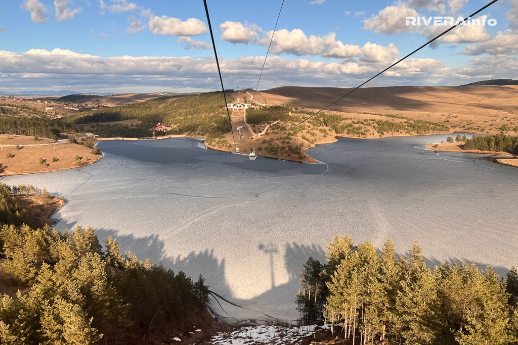 Srpska turistička atrakcija, zlatiborska Gold gondola sada je dobila i svoju virtuelnu verziju i to u obliku video igre lansiranoj na platformi Fortnite, koja broji više od 650 miliona korisnika.