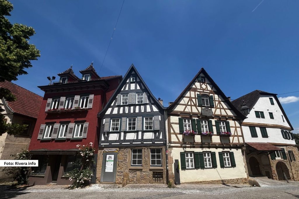 Malo mesto na obali reke Nekar, udaljeno četrdesetak kilometara od Štutgarta, nosi veliko ime nemačke i svetske književnosti, Fridrih Šiler. 