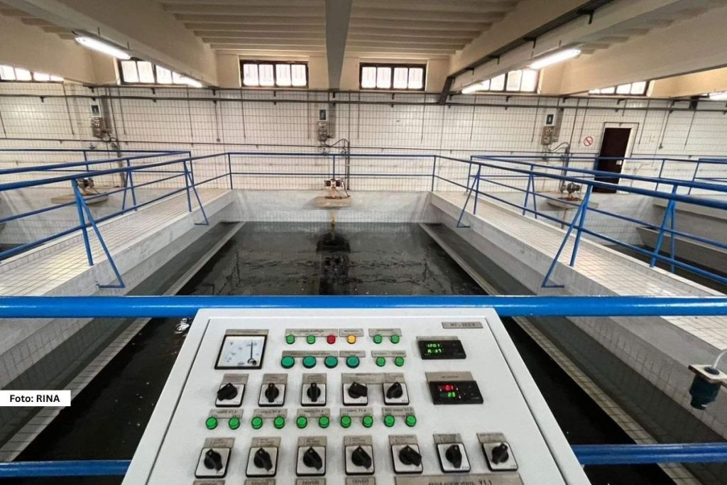 Užice – Uprkos činjenici da su prethodnih dana nadležni uputili apel za racionalnost, potrošnja vode u prigradskim naseljima i seoskim područjima na teritoriji Užica je ogromna i dostiže rekorde.