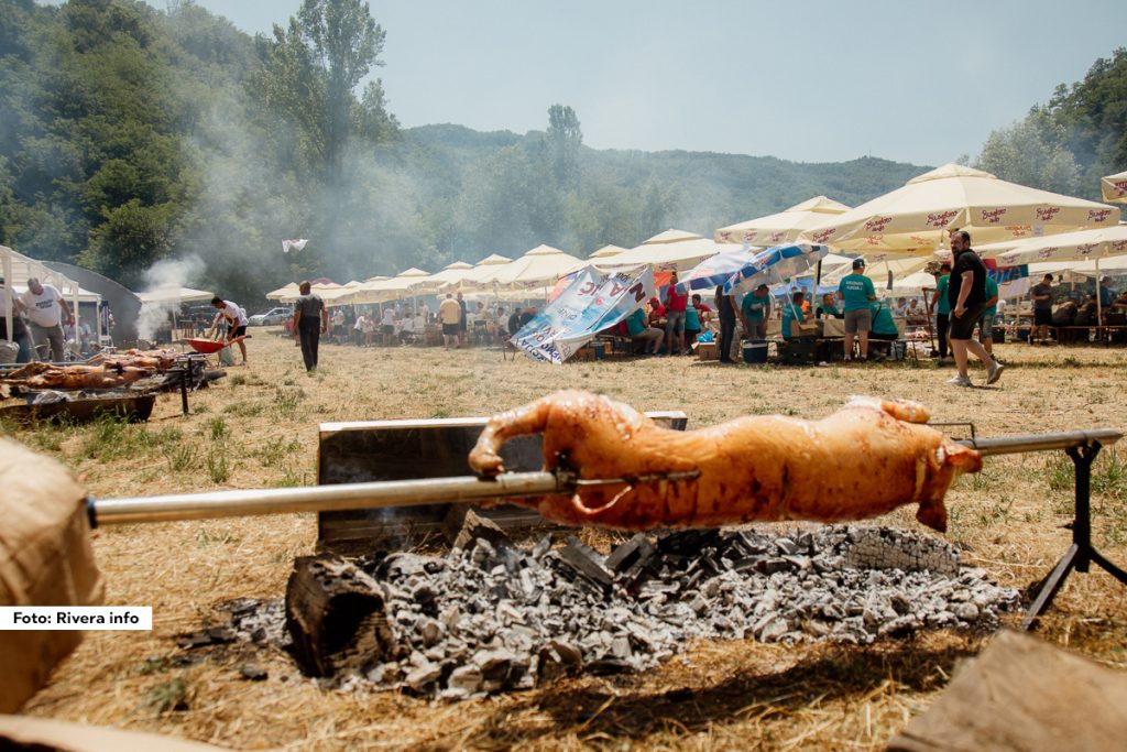 Drugi po redu Guda Fest održan je juče u selu Gračanica kod Ljubovije, a događaj je okupio rekordan broj od 59 ekipa.