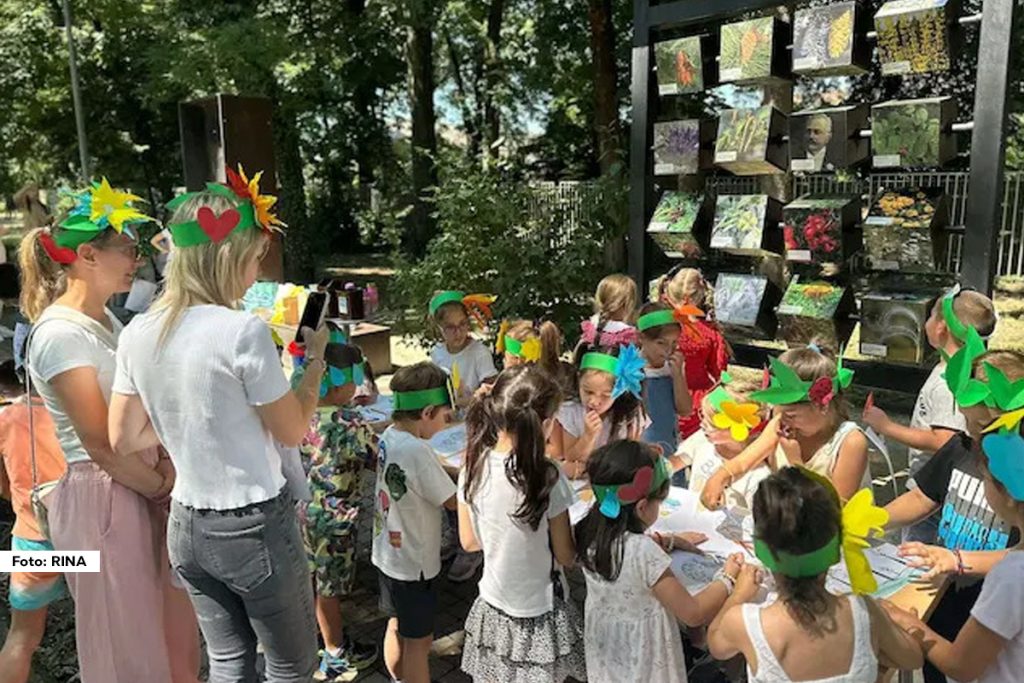 U Čačku je održan tradicionalni Eko fest pod sloganom "Okreni list - misli zeleno", u organizaciji Grada Čačka i Centra za stručno usavršavanje.