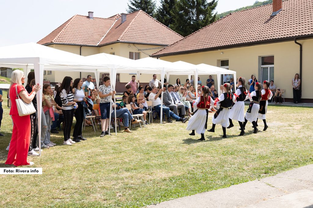 Osnovna škola u Donjoj Ljuboviđi osnovana je davne 1850. godine i danas je svečano obeleženo 175 godina postojanja.
