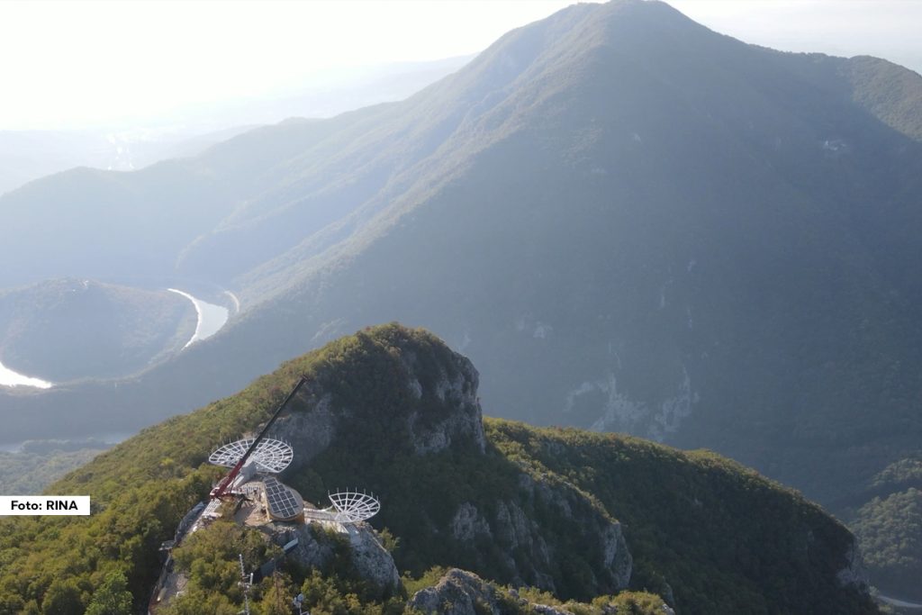 Ministarstvo građevinarstva, saobraćaja i infrastrukture usvojilo je zahtev Grada Čačka koji se odnosi na prijavu završetka izrade temelja vidikovca na Kablaru, vidi se u Centralnoj evidenciji objedinjene procedure.