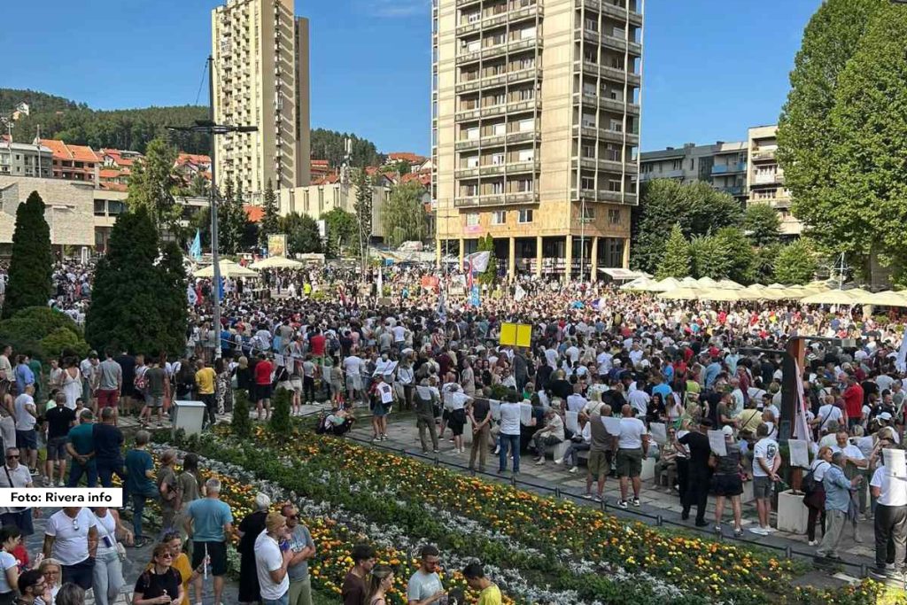 Viši sud u Užicu ukinuo je danas rešenje kojim je određen pritvor sedmorici privedenih posle blokade magistrale kod Užica, potvrdio je za Insjader njihov advokat Mihilo Krstić.