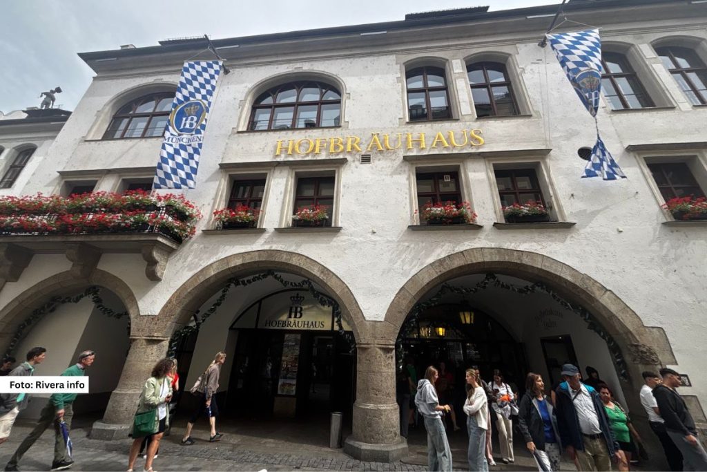 Ako ste ljubitelj piva i volite da istražujete autentične pivske destinacije, morate da znate za Hofbräuhaus, najstariju pivnicu u Minhenu, osnovanu davne 1589. godine. 