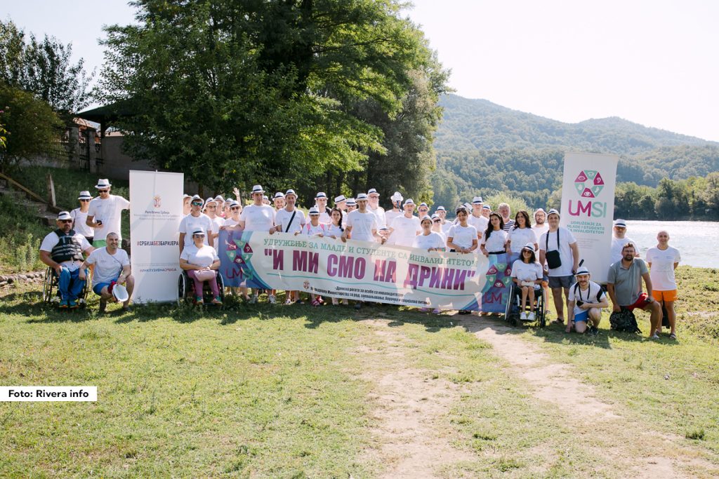 U subotu, 16. avgusta, u Ljuboviji je održana tradicionalna 16. Drinska regata za osobe sa invaliditetom pod sloganom „I mi smo na Drini“. Plovidba je startovala u Gornjoj Trešnjici, a završena u Vrhpolju, uz učešće oko 60 regataša. Manifestaciju su podržali Opština Ljubovija, Turistička organizacija opštine Ljubovija i Ministarstvo za rad, zapošljavanje, boračka i socijalna pitanja – Sektor za zaštitu osoba sa invaliditetom.