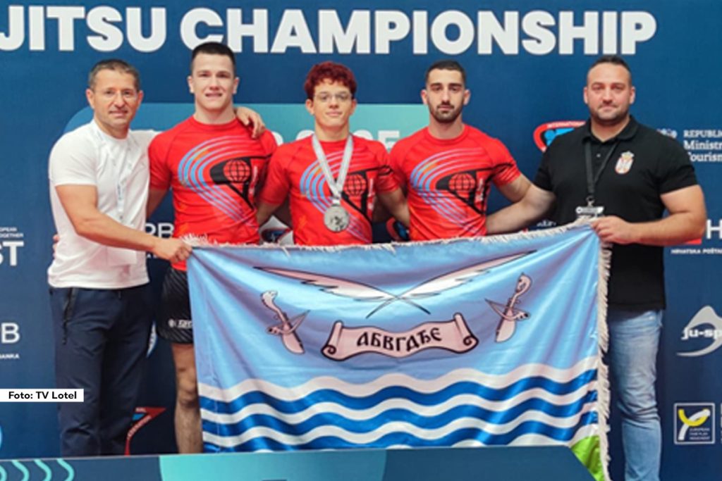 Na Evropskom prvenstvu u brazilskoj džiu-džici (No Gi disciplina), održanom 22. avgusta 2025. godine u Zadru, Hrvatska, pod zastavom reprezentacije Srbije nastupili su takmičari iz Lozničkog kluba, Nemanja Ristić, Kosta Vukšić i Veljko Sekulić, predvođeni selektorom Aleksandrom Tomićem.