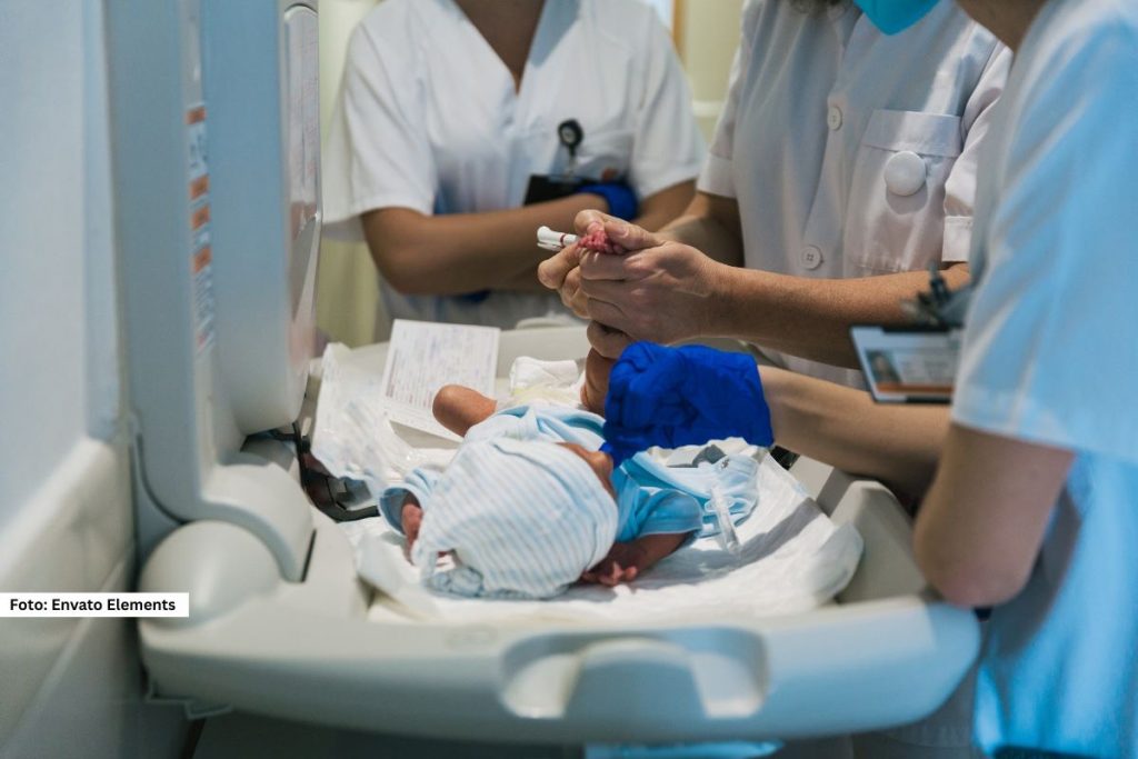 Čovek iz Indije otkrio je neverovatnu činjenicu tokom rutinske operacije, u stomaku je nosio nerazvijenog blizanca čak 36 godina. Ovaj redak medicinski fenomen, poznat kao fetus in fetu, zapanjio je i lekare i javnost širom sveta.