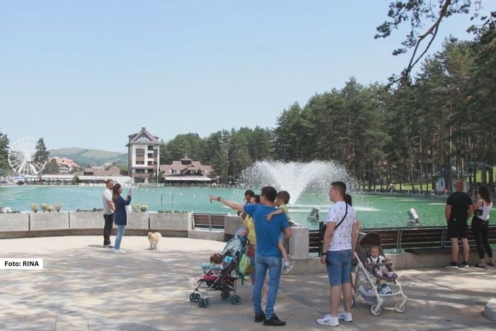 Dečiji letnji festival na Zlatiboru završen je na maloj bini kod Kraljeve česme, nakon više od mesec dana programa namenjenog najmlađima.