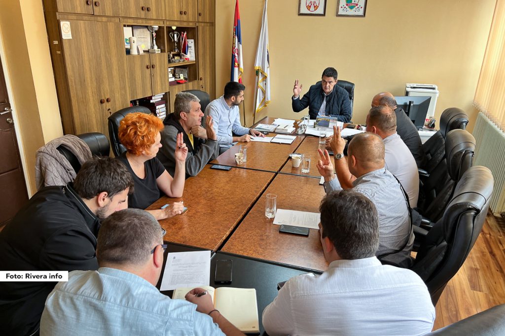 U utorak je u zgradi Opštinske uprave, sa početkom u 10 časova, održana 47. sednica Opštinskog veća opštine Ljubovija. Sednicu je sazvao Milan Jovanović, predsednik Veća, a na predloženom i usvojenom dnevnom redu bilo je 13 tačaka.