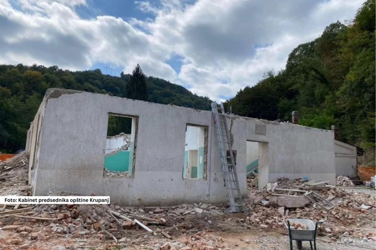 U Krupnju je ozvaničen početak radova na rekonstrukciji i sanaciji Osnovne škole „Borivoje Ž. Milojević“, izdvojenog odeljenja u Kostajniku. 