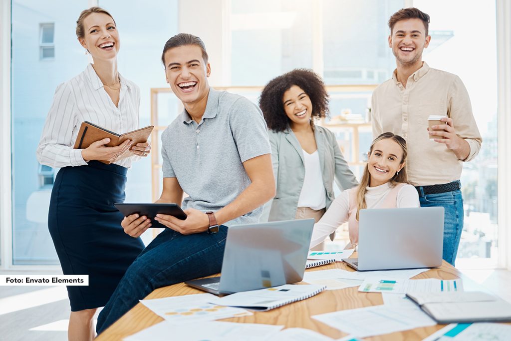 Ministarstvo privrede u saradnji sa Fondom za razvoj Republike Srbije pokreće program koji ima za cilj podršku ekonomskom razvoju opština sa izrazito negativnim demografskim kretanjima. U okviru ovog programa, odobravaju se bespovratna sredstva za finansijsku podršku mladim preduzetnicima i malim privrednim društvima koja teže napredovanju u okruženju sa izazovima populacionog pada.