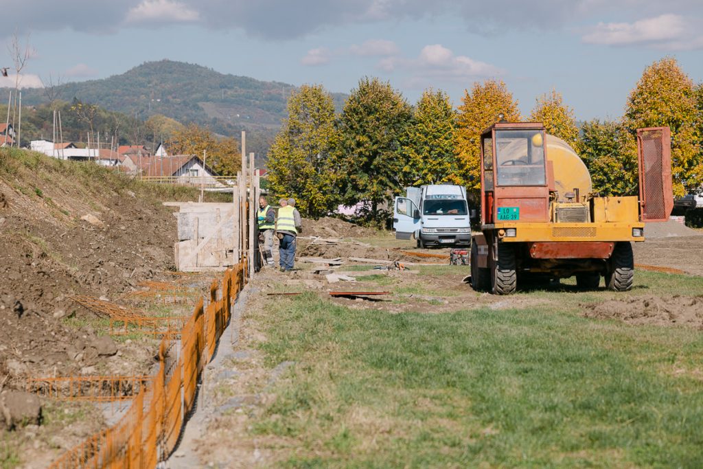 obilazak radova na izgradnji terena Ljubovija Rivera info 8