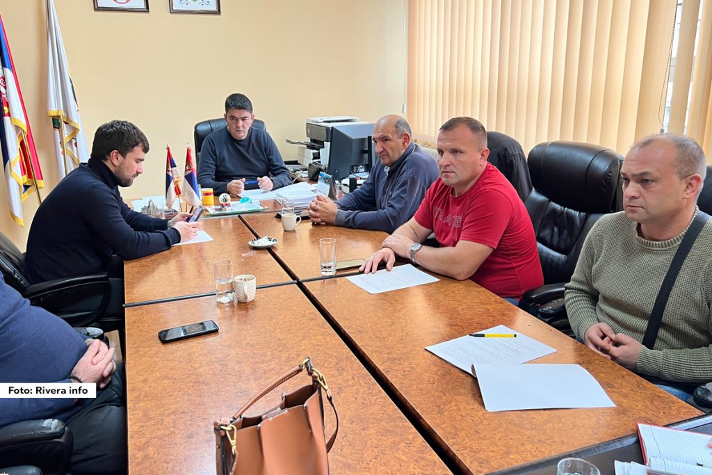 Održana je 53. sednica Opštinskog veća opštine Ljubovija, kojom je predsedavao predsednik opštine i predsednik Veća Milan Jovanović. Sednica je održana u kabinetu predsednika, sa početkom u 9 časova.