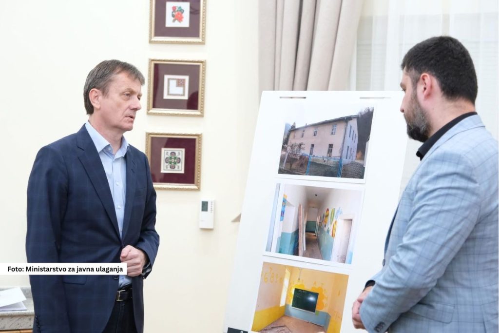 Škola u Kostajniku, izgrađena davne 1893. godine, spada među najstarije školske objekte na teritoriji opštine Krupanj.