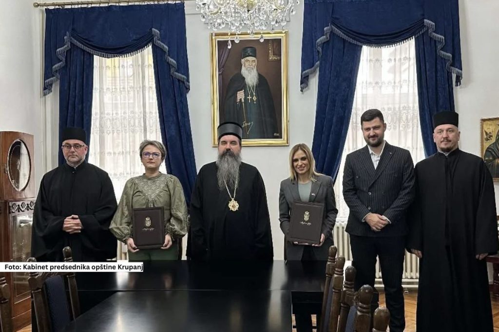 Krupanj - Potpisan ugovor o finansiranju projekta za investiciono održavanje Spomen-kosturnice vojnika iz bitke na Mačkovom kamenu u crkvi Vaznesenja Gospodnjeg u Krupnju.