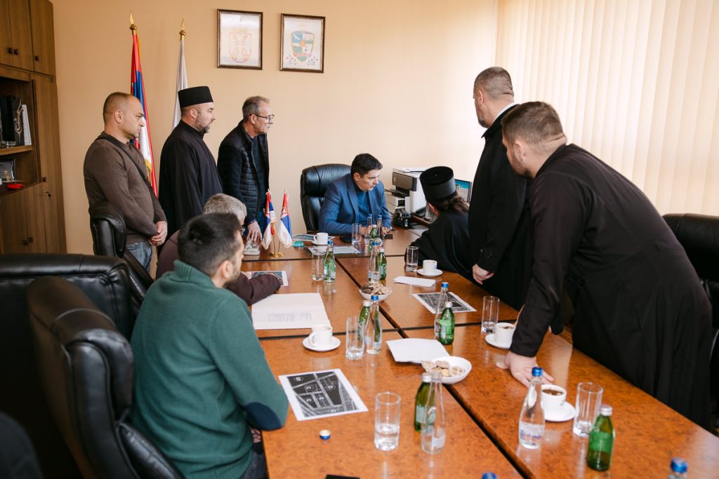 izgradnja crkve u Ljuboviji poseta vladike Jeroteja Rivera info 2