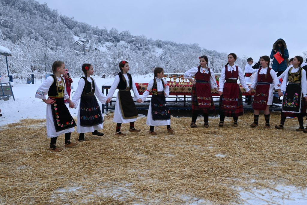 Bozicni konji 2026 1584