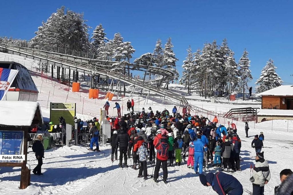 Nakon kratkog prekida zbog kvara na žičari, Ski centar Tornik je nastavio sa radom i obara sve rekorde posećenosti.
