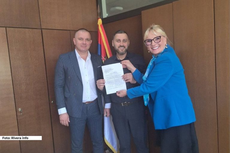 Potpisivanje ugovora Sajam sljiva