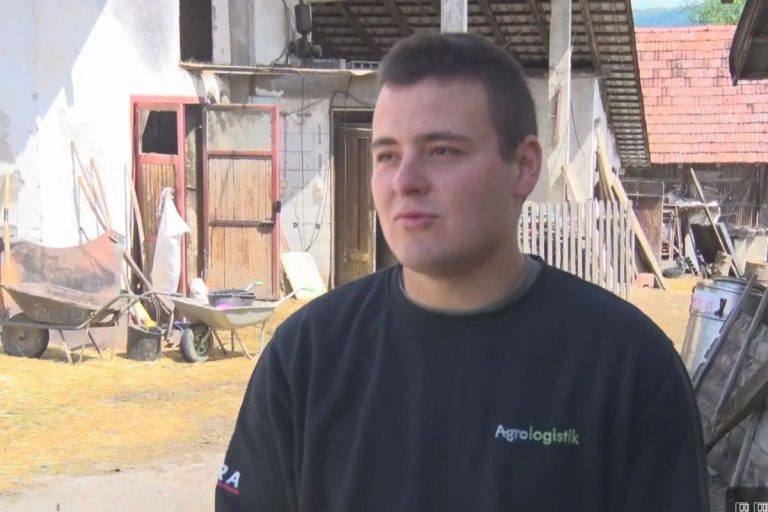Užice – U vremenu kada mladi sve češće odlaze iz sela u gradove ili inostranstvo, iz zaseoka Lelići u selu Karan kod Užica stiže potpuno drugačija priča. Dvadesetjednogodišnji Veljko Gajić odlučio je da ostane na porodičnom imanju, nastavi posao svojih predaka i upravo tu zasnuje porodicu.