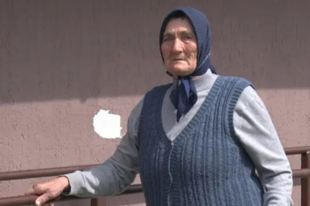 U planinskom selu Babine, na oko hiljadu metara nadmorske visine, sedamdesetpetogodišnja Milica Langović svakodnevno vodi borbu za dostojanstven život svojih sinova Miroslava i Njegoša, koji boluju od cerebralne paralize.
