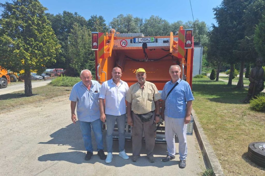 Autosmecar JKP 2