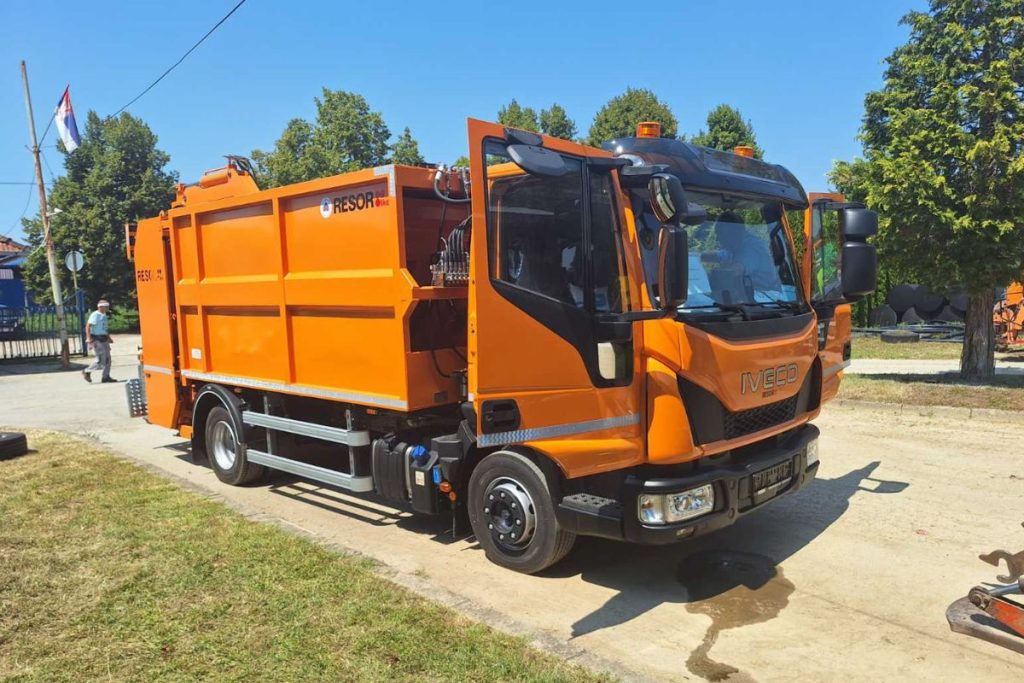 Autosmecar JKP 4