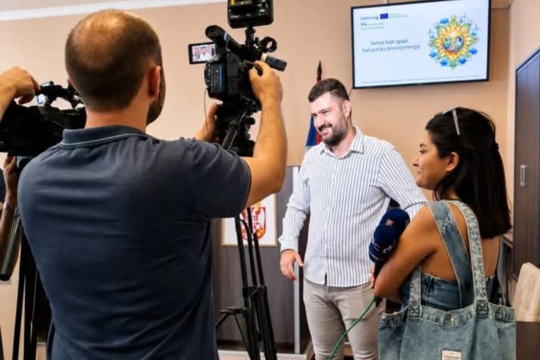 Krupanj – Dan obnovljivih izvora energije održan je u ovoj opštini kao prilika za predstavljanje rezultata projekta usmerenog na energetsku efikasnost, korišćenje obnovljivih izvora energije i stvaranje osnove za buduća ulaganja u zelenu energiju.