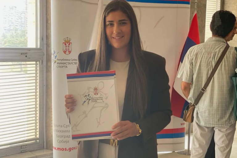 Krupanj - Rekonstrukcija sportskih terena u Krupnju biće realizovana zahvaljujući sredstvima u iznosu od 12.265.000 dinara, za koja je danas u Ministarstvu sporta i omladine potpisan ugovor.
