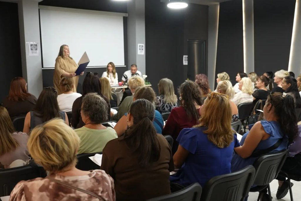 Žene i majke, kao stubovi porodice i društva, prepoznale su značaj trenutka u kojem se naša zemlja nalazi i potrebu da budu aktivno uključene u društveni i politički život Srbije.