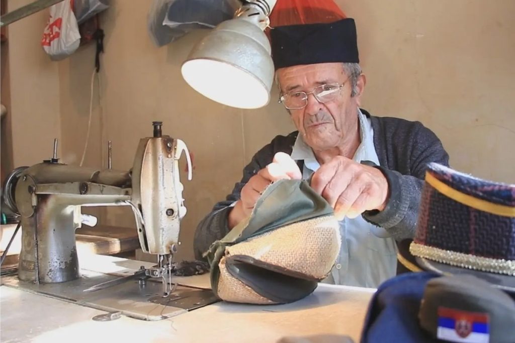 Jedan od najpoznatijih Užičana svakako je deda Đorđe Jokić (92), čuveni zanatlija i krojač.