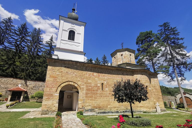 Manastir Drača u geografskom centru Srbije