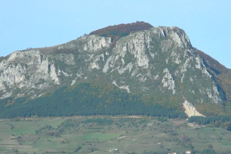 Još uvek nedovoljno otkriven srpski turistički biser jeste planina Mučanj koja se nalazi na dvadesetak kilometara zapadno od Ivanjice. 