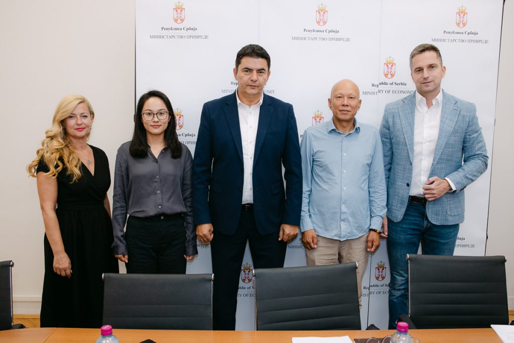 Sastanak u Ministarstvu privrede o otvaranju fabrike u Ljuboviji
