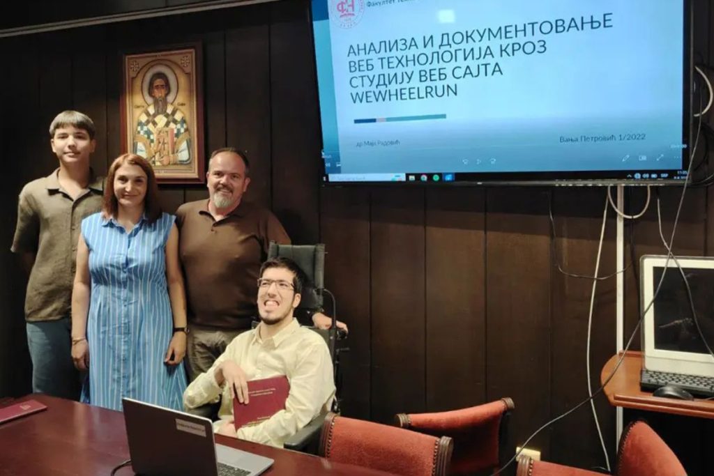 Čačak – Hrabrost, upornost, ljubav prema životu, samo su neke od reči koje bi mogle da opišu Vanju Petrovića (23) iz Čačka i ponovo ne bi bilo dovoljno.