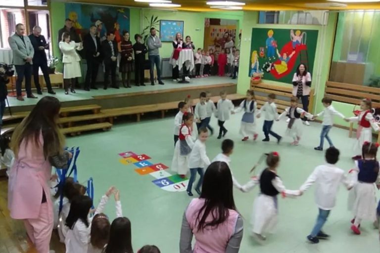 Grad Čačak nastavlja sa odgovornim i kontinuiranim sprovođenjem mera podrške porodicama sa decom kroz sufinansiranje boravka u privatnim predškolskim ustanovama, vrtićima.